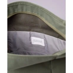 Sandqvist Dante Vegan Backpack Clover Green -Mode Tassen Winkel image 4694