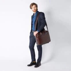Piquadro Black Square Briefcase With Wheels Brown -Mode Tassen Winkel image 763